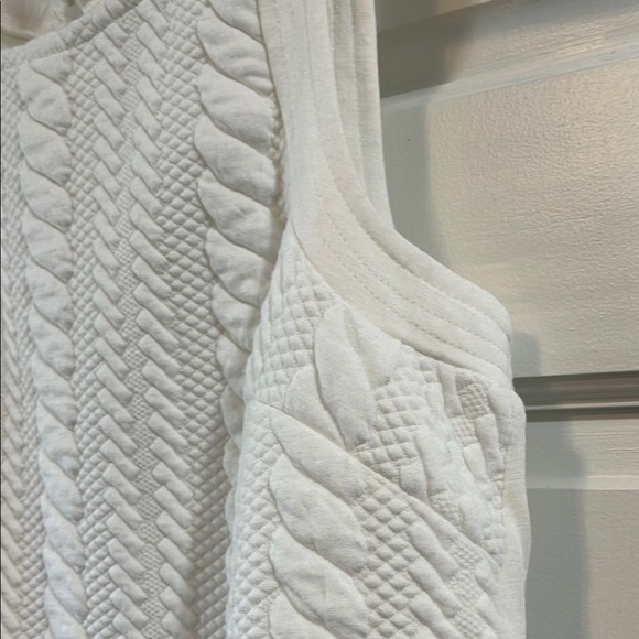 Bordeaux White Textured Herringbone Quilted Tank Top - Size Small - Picture 5 of 15